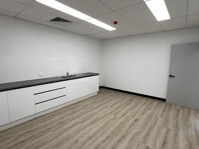 2/4 Network Place, Forrestdale WA 6112