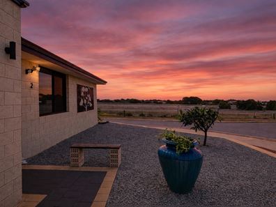 2 Gem Way, Dongara WA 6525