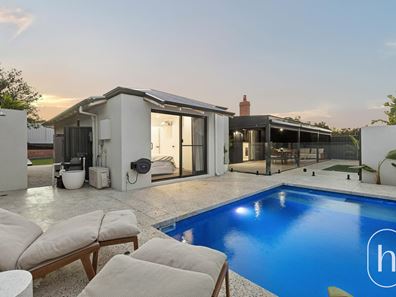 25 Dolphin Way, Beldon WA 6027