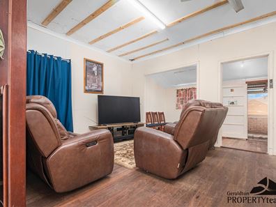 30 Stroud Street, Beachlands WA 6530