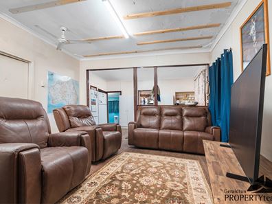 30 Stroud Street, Beachlands WA 6530