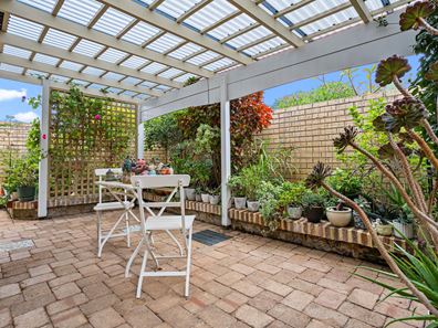 8/5-9 Wilkinson Gardens, Winthrop WA 6150