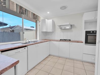 32B Leeds St, Dianella WA 6059