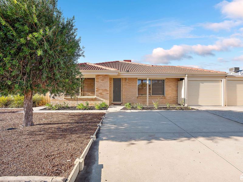 230 Seville Drive, Seville Grove WA 6112