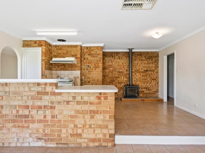 8 Atherton Close, Greenfields