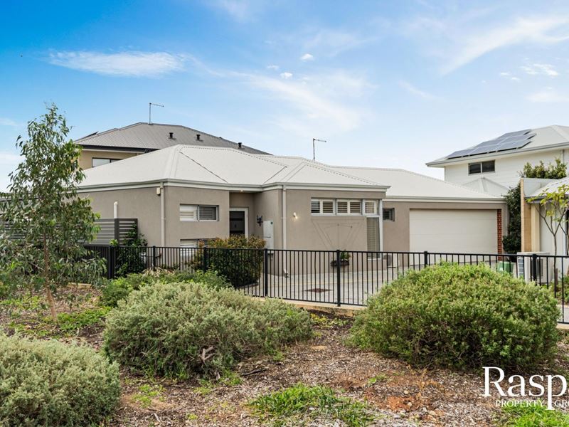 4/32 Gicha Close, Lake Coogee WA 6166