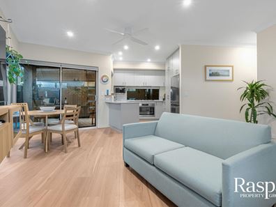 4/32 Gicha Close, Lake Coogee WA 6166