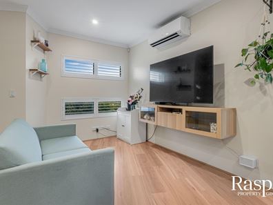 4/32 Gicha Close, Lake Coogee WA 6166