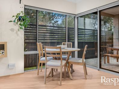 4/32 Gicha Close, Lake Coogee WA 6166