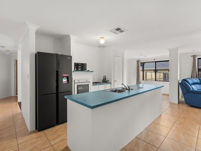 103 Macquarie Drive, Australind WA 6233