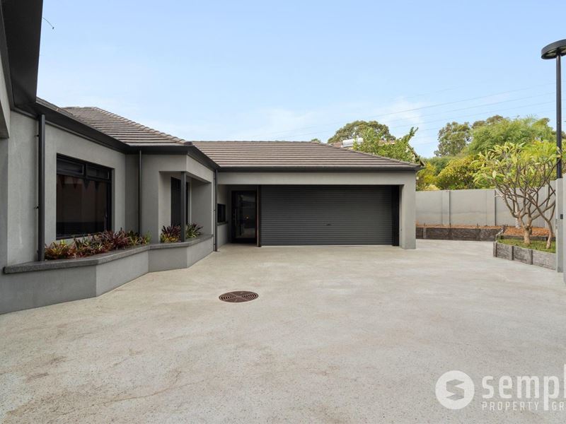 4 Blain Court, Leeming WA 6149