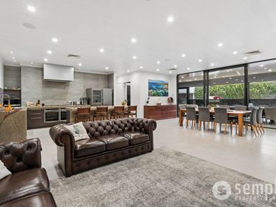 4 Blain Court, Leeming WA 6149