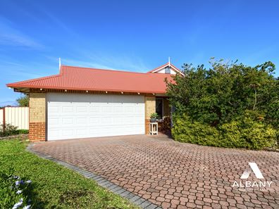 11 Brady Corner, Mckail WA 6330