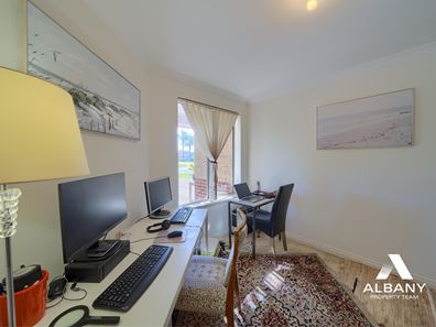 11 Brady Corner, Mckail WA 6330