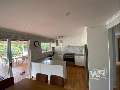 6 Oak Street, Mckail WA 6330
