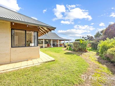 471 Scotts Brook Road, Mayanup WA 6244