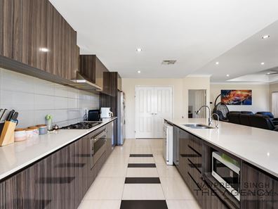 180 Sapphire Chase, Wellard WA 6170