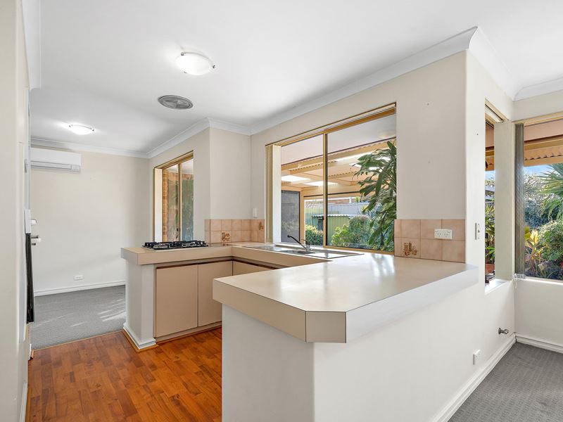 4/126 Gilbertson Road, Kardinya WA 6163
