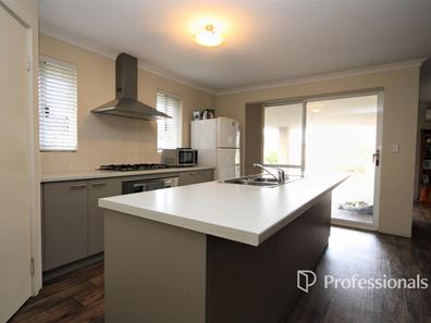 28 Apsley Circle, Millbridge WA 6232