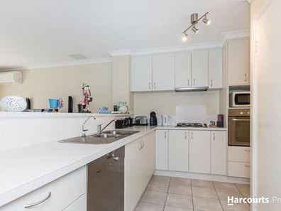 33/191 Railway Avenue, Kelmscott WA 6111