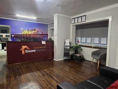 12 Chisham Avenue, Kwinana Town Centre WA 6167