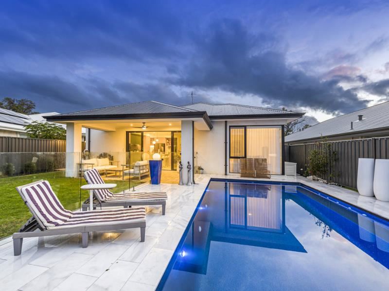 7 Barracoota Loop, Lakelands