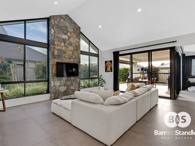 9 Chamaeleon Approach, Australind WA 6233