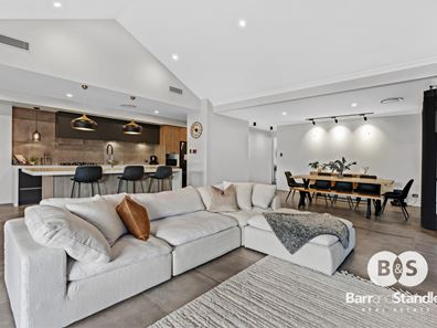 9 Chamaeleon Approach, Australind WA 6233