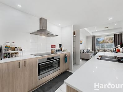 2 Bittern Court, Stirling WA 6021
