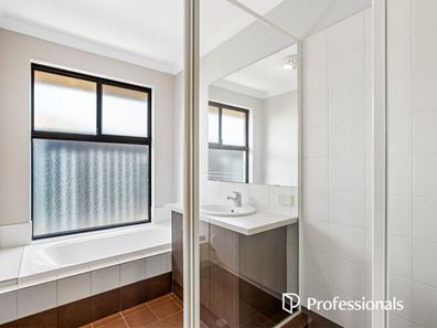 11 Honeydew Bend, Byford WA 6122