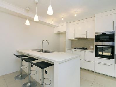 46 Jubilee Av, Success WA 6164