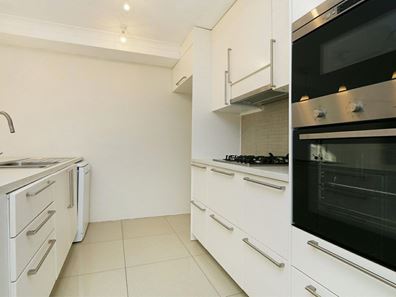 46 Jubilee Av, Success WA 6164