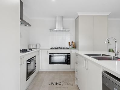 Room/2  61 Yateley Way, Wellard WA 6170