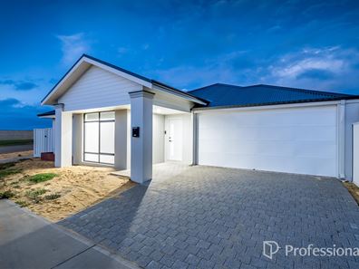 24 Geordie Loop, Eglinton WA 6034