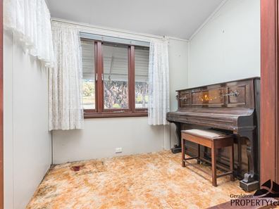 11 Challener Street, Rangeway WA 6530