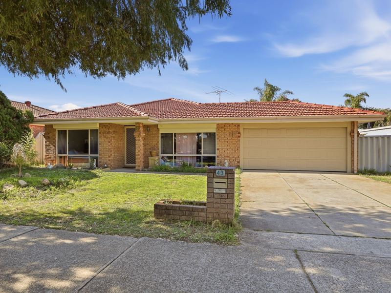 43 Grange Drive, Cooloongup WA 6168