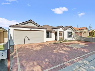 4 Karak Road, Wannanup WA 6210