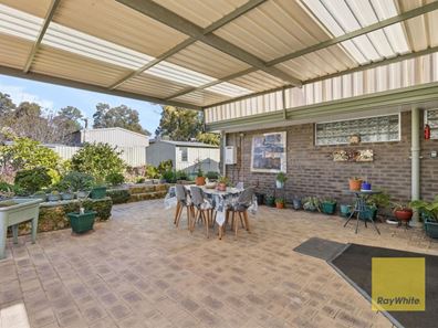 8 Flora Terrace, Lesmurdie WA 6076