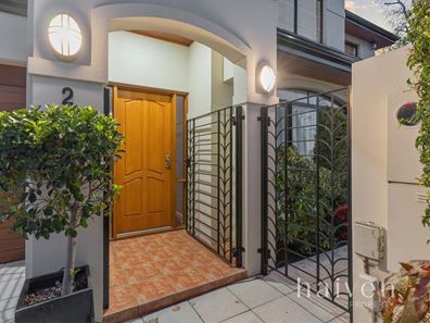 2 Waylen Close, Applecross WA 6153