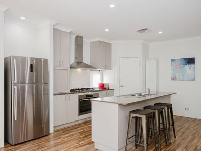 29 Bobtail Bend, Wannanup WA 6210