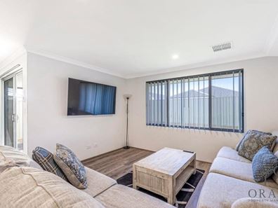 32 Middalya Road, Golden Bay WA 6174
