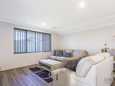 32 Middalya Road, Golden Bay WA 6174