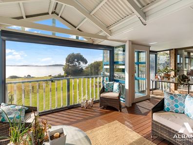 151 Bay View Drive, Little Grove WA 6330