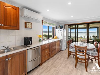 151 Bay View Drive, Little Grove WA 6330