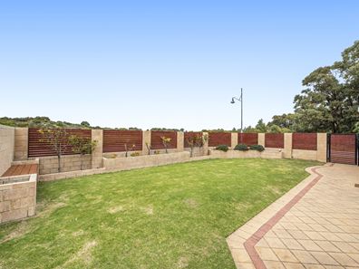 27 Berryessa Parkway, Secret Harbour WA 6173