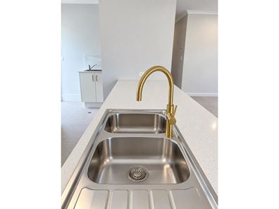 2 Caramel La, Henley Brook WA 6055