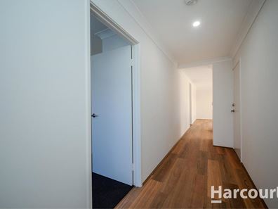 10 Mapleton Drive, Yanchep WA 6035