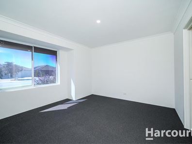 10 Mapleton Drive, Yanchep WA 6035