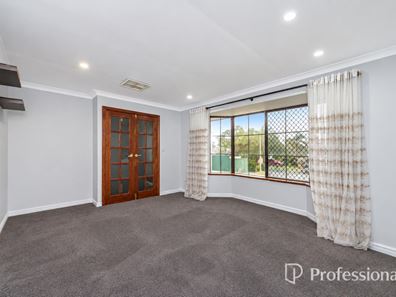 18 Knollwood Court, Ballajura WA 6066