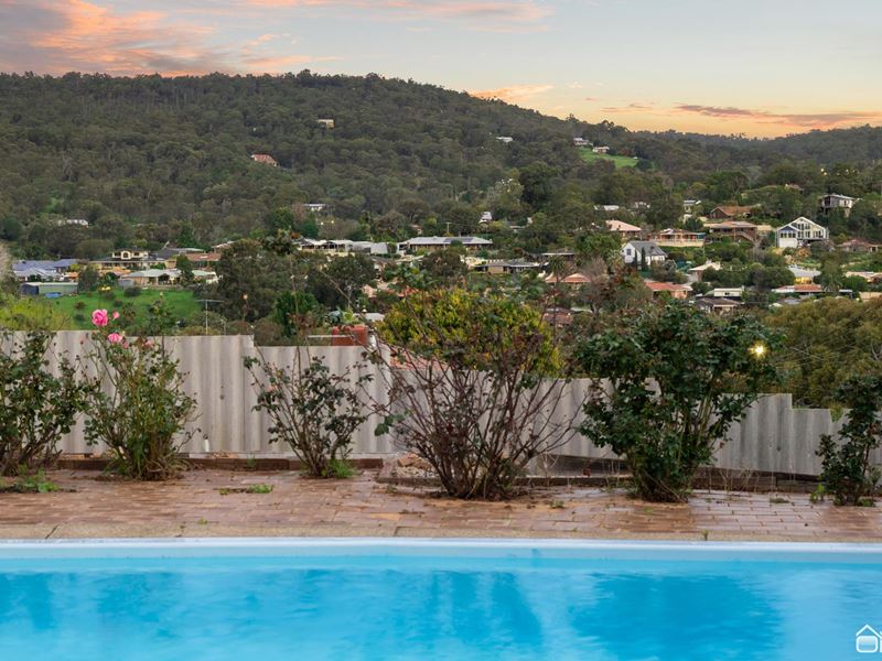 25 Wangoola Terrace, Mount Nasura WA 6112